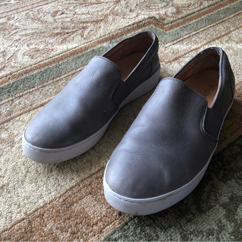 Vionic slip in’s Leather Sneakers - Gray